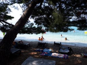 makarska beach, route mama van dijk, camper met kinderen, kroatie