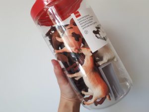 cadeautje voor tijdens vliegreis, vliegen met peuter, dit neem je mee